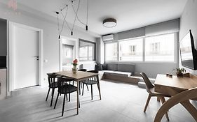 Big Apple Studios And Apartments, Nilie Hospitality Mgmt